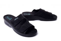 ADANEX 26185 ASK82 NVNO czarny, klapki damskie. Czarne klapki Adanex, bez wzorów, bez obcasa, bez zapięcia. Za 122.90 zł.
