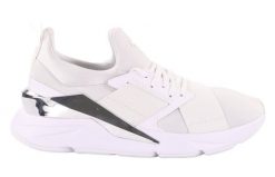 Buty do chodzenia damskie Puma Muse X5. Białe buty treningowe Puma, bez wzorów, z materiału, bez zapięcia, trekkingowe. Za 334.00 zł.