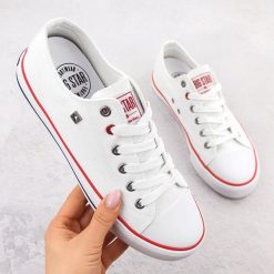 Trampki niskie tekstylne białe Big Star NN274656. Białe trampki BIG STAR, bez wzorów, z materiału, retro, bez zapięcia. Za 119.99 zł.