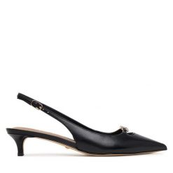 Czółenka Guess. Czarne czółenka Guess, z aplikacjami, bez obcasa, bez zapięcia. Za 399.99 zł.