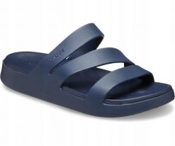 Klapki Dla Dorosłych Crocs Getaway Strappy. Niebieskie klapki Crocs, bez wzorów, z materiału, bez obcasa, bez zapięcia. Za 199.99 zł.