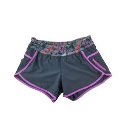 Second life - Spodenki damskie Lululemon - Stan bardzo dobry. Szare szorty sportowe LULULEMON, bez wzorów, z materiału, na fitness i siłownię. Za 106.46 zł.