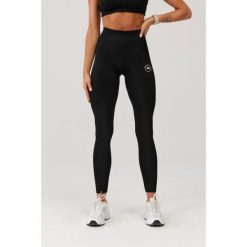 Damskie legginsy bezszwowe Rough Radical Seamless Glow Long. Czarne legginsy ROUGH RADICAL, bez wzorów. W wyprzedaży za 127.92 zł.
