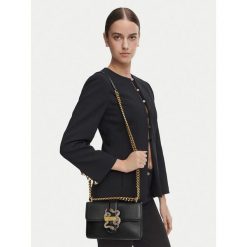 Torebka Just Cavalli. Czarne torebki klasyczne Just Cavalli, bez wzorów, klasyczne, bez dodatków. Za 819.99 zł.