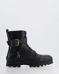 BOTKI DAMSKIE 23602 BLACK. Czarne botki Venezia, bez wzorów, ze skóry, bez obcasa, bez zapięcia. Za 339.00 zł.