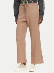 Roxy Spodnie materiałowe Nazare Surf Spot ERJX603457 Brązowy Regular Fit. Brązowe spodnie materiałowe Roxy, bez wzorów, z materiału. Za 299.99 zł.