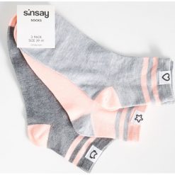 Skarpetki z naszywkami - Różowy. Skarpetki marki Sinsay. Za 9.99 zł.