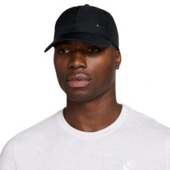 Czapka z daszkiem Nike Dri-FIT Club. Czarne czapki z daszkiem Nike, bez wzorów, sportowe. Za 100.99 zł.