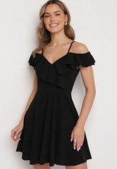 Czarna Sukienka Rozkloszowana na Ramiączkach z Falbankami Polauri. Czarne sukienki Born2be, na co dzień, l, bez wzorów, eleganckie, bez kołnierzyka, bez ramiączek, mini, rozkloszowane. W wyprzedaży za 72.24 zł.