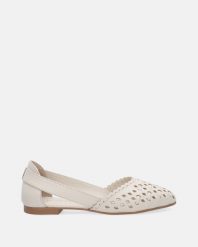BALERINY Z PLECIONKĄ E230 OFF WHITE. Białe baleriny Venezia, bez wzorów, ze skóry, bez obcasa, bez zapięcia. Za 329.00 zł.