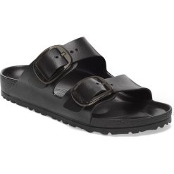 Klapki damskie Birkenstock Arizona. Czarne klapki Birkenstock, bez wzorów, z materiału, klasyczne, bez obcasa, bez zapięcia. Za 294.80 zł.