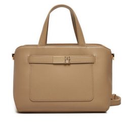 Torebka Tommy Hilfiger. Brązowe torebki klasyczne Tommy Hilfiger, bez wzorów, klasyczne, bez dodatków. Za 749.99 zł.