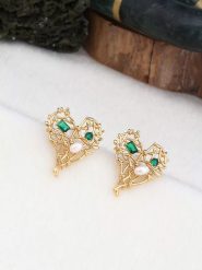 Pierres de Jade Pozłacane kolczyki-wkrętki z perłami i cyrkoniami rozmiar: onesize. Białe kolczyki Pierres de Jade, z cyrkonią, pozłacane. Za 39.99 zł.