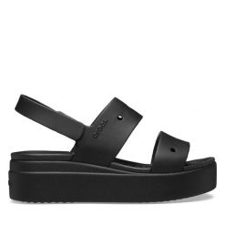 Sandały Crocs. Czarne sandały Crocs, bez wzorów, bez obcasa, na płaskiej podeszwie, bez zapięcia. Za 259.99 zł.
