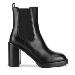 Botki Gino Rossi. Czarne botki Gino Rossi, bez wzorów, bez obcasa, na słupku, bez zapięcia. Za 328.99 zł.