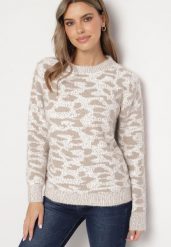 Ciemnobeżowy Sweter z Wełną o Klasycznym Kroju Zdobiony Wzorem w Cętki Zinarisa. Brązowe swetry Born2be, na zimę, l, z aplikacjami, z wełny, klasyczne, bez ramiączek. W wyprzedaży za 59.49 zł.