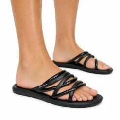 Klapki damskie Ipanema 83606 MEUSOL SLIDE FEM. Czarne klapki Ipanema, bez wzorów, z materiału, klasyczne, bez obcasa, bez zapięcia. Za 49.00 zł.