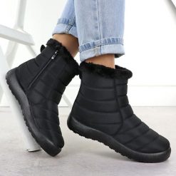 Śniegowce damskie płaskie ocieplane czarne Potocki SU33069. Czarne botki POTOCKI, bez wzorów, ze skóry ekologicznej, bez obcasa, na płaskiej podeszwie, bez zapięcia. Za 119.99 zł.