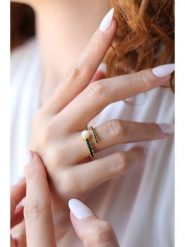 Pierres delicates Pozłacany pierścionek z cyrkoniami rozmiar: onesize. Żółte pierścionki Pierres delicates, z cyrkonią, pozłacane. Za 96.14 zł.