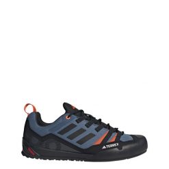Buty Terrex Swift Solo 2.0 Hiking. Zielone buty trekkingowe adidas, z materiału, bez zapięcia. Za 499.00 zł.