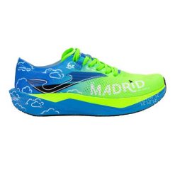Buty do biegania Joma R.5000 2654 Madrid. Zielone buty do biegania Joma, bez wzorów, z materiału, bez zapięcia, do biegania. Za 625.50 zł.