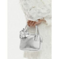 Torebka GINO ROSSI. Szare torebki klasyczne Gino Rossi, bez wzorów, klasyczne, bez dodatków. Za 279.99 zł.