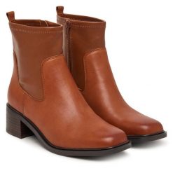 Botki Aldo. Brązowe botki Aldo, bez wzorów, bez obcasa, na słupku, bez zapięcia. Za 599.99 zł.