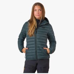 Kurtka outdoor hiking damska Swedemount Lofoten Hood Jacket wodoodporna. Zielone kurtki SWEDEMOUNT, bez wzorów, z tkaniny, sportowe, bez kaptura. Za 499.99 zł.