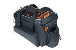 Torba na bagażnik Miles XL Pro MIK 2.0, czarna. Czarne torby sportowe BASIL, bez wzorów, z materiału, na ramię. Za 570.95 zł.