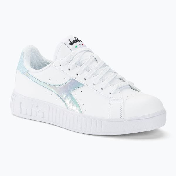 Buty damskie Diadora Step P Shimmer. Białe buty treningowe Diadora, na lato, bez wzorów, z gumy, bez zapięcia. Za 179.99 zł.