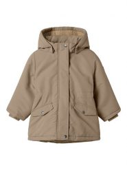 Name it Parka "Marlow" w kolorze beżowym rozmiar: 92. Brązowe płaszcze Name it, z aplikacjami, ze skóry, bez kaptura. Za 136.45 zł.