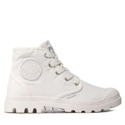 Trapery Palladium. Białe traperki Palladium, bez wzorów, bez obcasa, bez zapięcia. Za 449.99 zł.