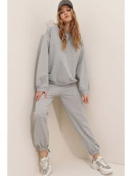 Trend Alacati 2-częściowy zestaw w kolorze szarym rozmiar: XL. Szare spodnie dresowe Trend Alacati, bez wzorów, z dresówki. Za 78.99 zł.
