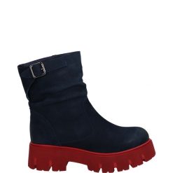 BOTKI DAMSKIE 10538 DA NAV-RED. Czerwone botki Venezia, bez wzorów, z nubiku, bez obcasa, bez zapięcia. Za 249.00 zł.