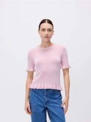Bluzka z falbankami - pastelowy róż. Czerwone bluzki Reserved, l, bez wzorów, z dzianiny, bez kołnierzyka, bez ramiączek. W wyprzedaży za 49.99 zł.