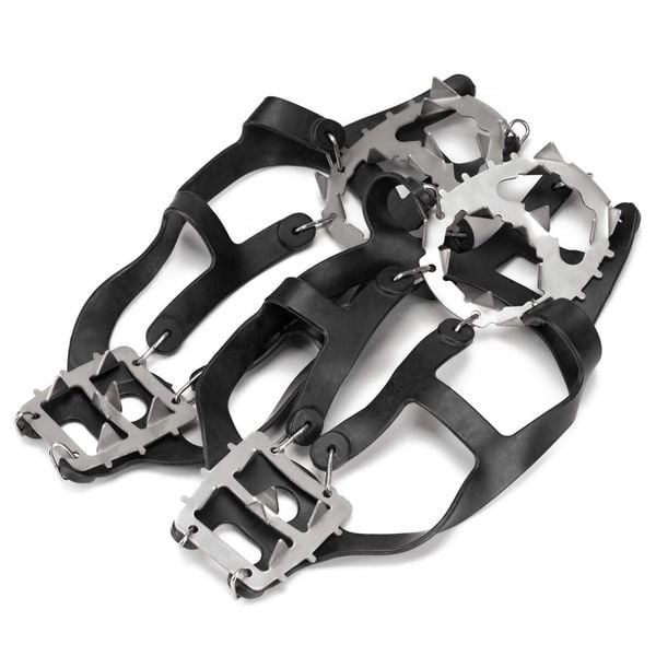 Raczki na buty turystyczne, antypoślizgowe nakładki rozmiar 40-45 czarne. Czarne buty trekkingowe Springos, bez wzorów, bez zapięcia, trekkingowe. Za 29.99 zł.