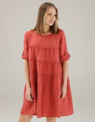 Lniana sukienka z falbanami. Czerwone sukienki Unisono, l, bez wzorów, bez kołnierzyka, bez ramiączek. Za 239.00 zł.