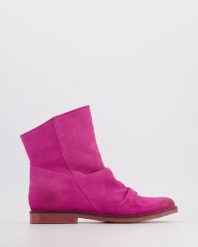 BOTKI Z MARSZCZONĄ CHOLEWKĄ 8114 MARV FUX. Botki Venezia, bez wzorów, ze skóry, bez obcasa, bez zapięcia. Za 549.00 zł.