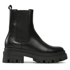 Sztyblety Tamaris. Czarne botki Tamaris, bez wzorów, bez obcasa, na płaskiej podeszwie, bez zapięcia. Za 279.99 zł.