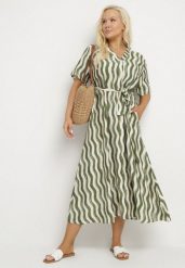 Zielona Pudełkowa Sukienka z Wiskozy w Geometryczny Wzór z Paskiem Luniretia. Zielone sukienki Born2be, na co dzień, xl, bez wzorów, z wiskozy, eleganckie, bez kołnierzyka, bez ramiączek, maxi. W wyprzedaży za 72.24 zł.