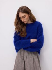 Sweter z moherem i wełną - niebieski. Niebieskie swetry Reserved, l, bez wzorów, z dzianiny, bez ramiączek. Za 279.99 zł.