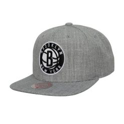 Czapka Brooklyn Nets Team Heather 2.0. Szare czapki z daszkiem Mitchell & Ness, bez wzorów, sportowe. Za 186.00 zł.