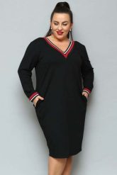 Sukienka dresowa ze ściągaczami AGATA czarna z czerwonym paseczkiem. Czarne sukienki KARKO, do pracy, plus size, bez wzorów, z bawełny, biznesowe, bez kołnierzyka, plus size, bez ramiączek, maxi, oversize. Za 269.50 zł.