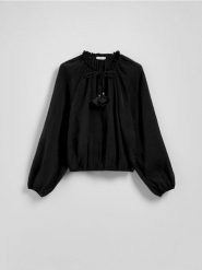 Bluzka o kroju oversize - czarny. Czarne bluzki Reserved, l, bez wzorów, z tkaniny, bez kołnierzyka, bez ramiączek. Za 99.99 zł.