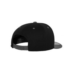 Czapka Flexfit 110. Czarne czapki z daszkiem FLEXFIT, bez wzorów, eleganckie. Za 95.30 zł.