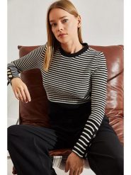 Bianco Lucci Sweter w kolorze czarno-kremowym rozmiar: onesize. Brązowe swetry Bianco Lucci, bez wzorów, bez ramiączek. Za 65.99 zł.