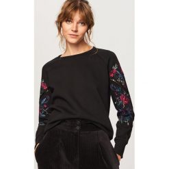 Bluza z ozdobnymi rękawami - Czarny. Bluzy marki Reserved. W wyprzedaży za 69.99 zł.