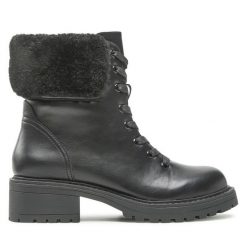 Botki JENNY. Czarne botki Jenny, bez wzorów, bez obcasa, na płaskiej podeszwie, bez zapięcia. Za 129.99 zł.