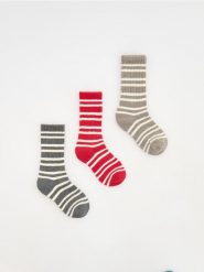 Skarpetki z domieszką wełny 3 pack - szary. Szare skarpetki Reserved, bez wzorów, z wełny. W wyprzedaży za 15.99 zł.