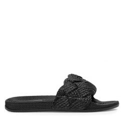 Klapki MEXX. Czarne klapki Mexx, bez wzorów, bez obcasa, bez zapięcia. Za 59.99 zł.